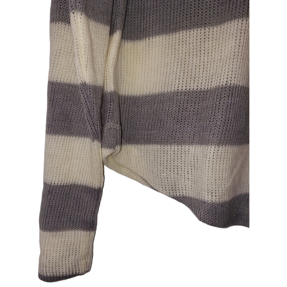 Socialite Stripe Mock Neck Sweater - Picture 4 of 5